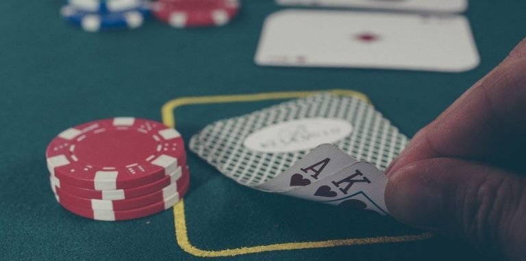 Sports and casino style content flow shown on 662 app sections